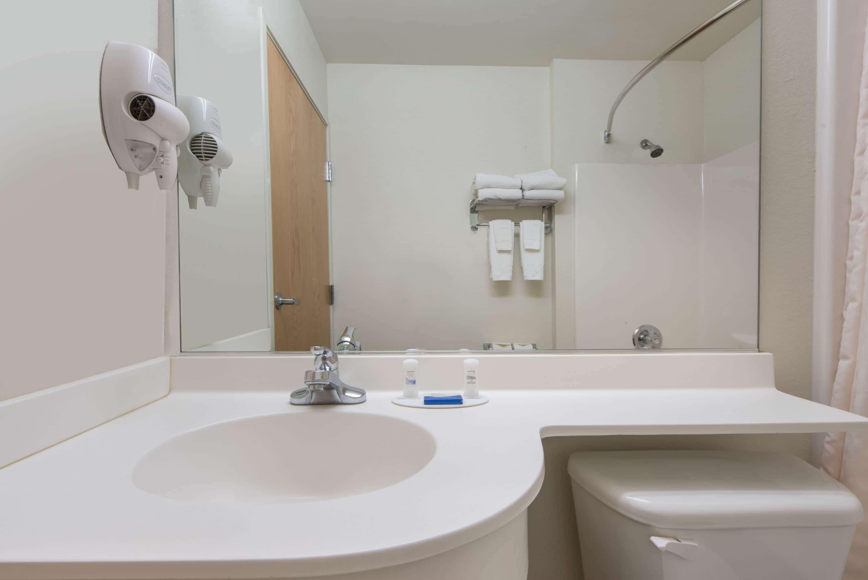Microtel & By Wyndham Hotel 2*