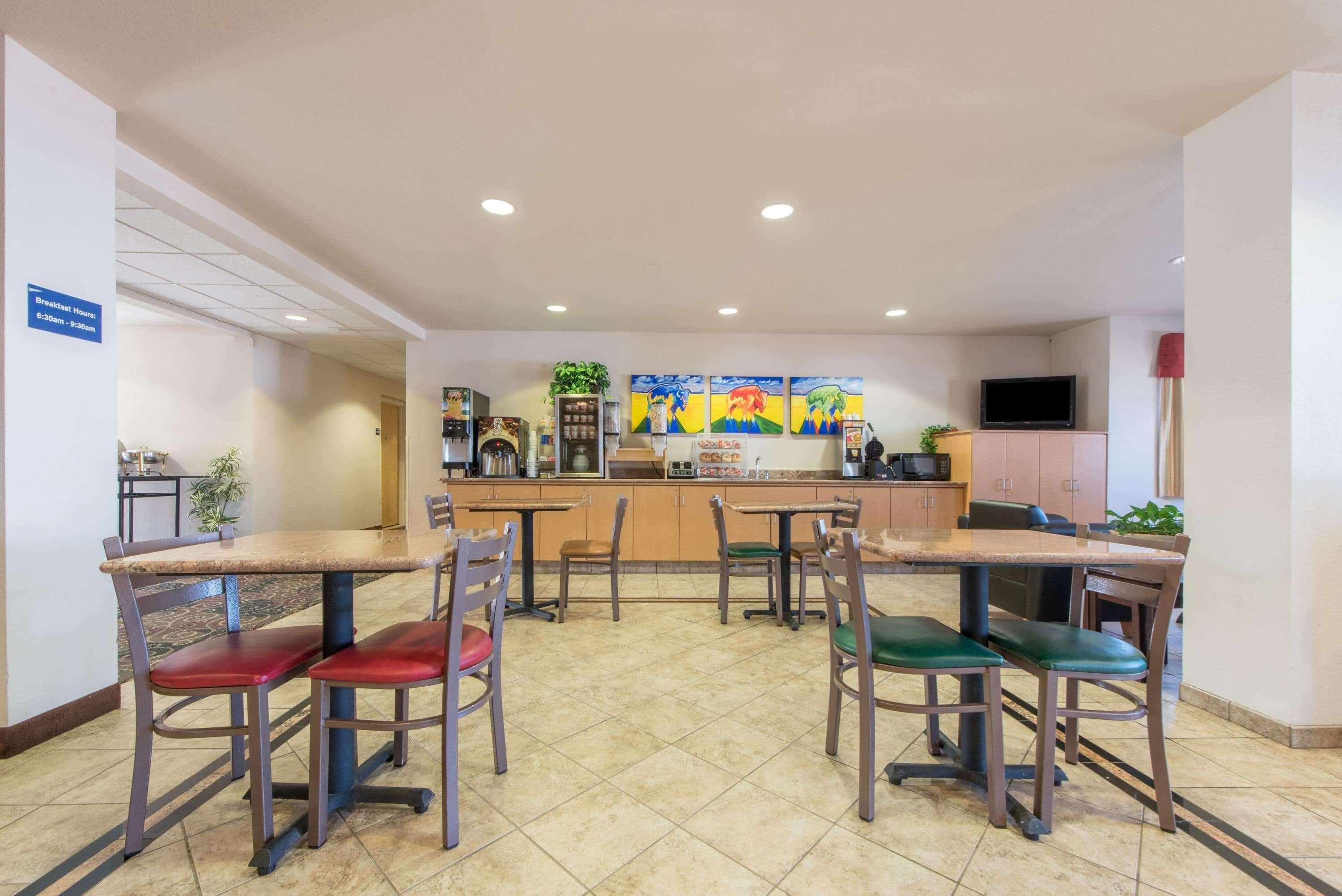 Microtel & By Wyndham Hotel 2*